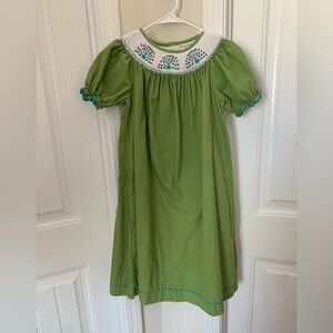 Like new Castle and Crowns smocked girls dress sz7/8